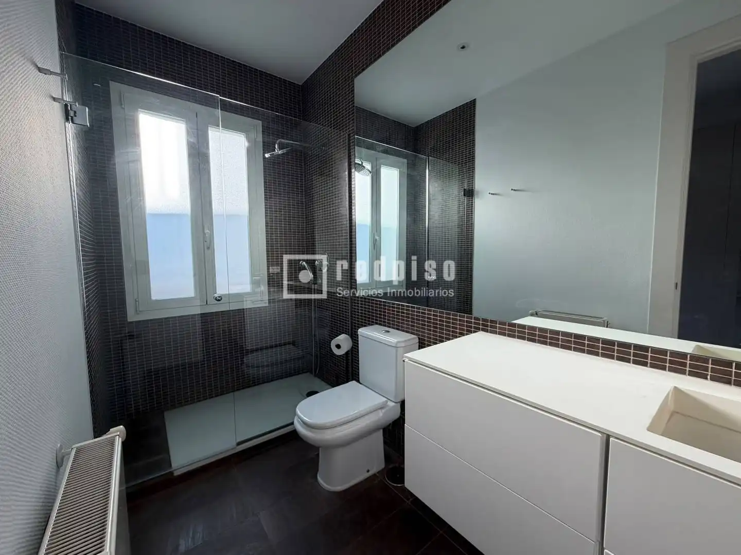 Bathroom of Attic for rent in Madrid  with Air Conditioner, Heating and Terrace