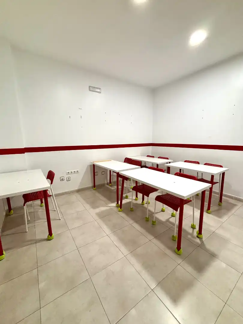 Geschaftsraum zur Miete in Plasencia mit Möbliert