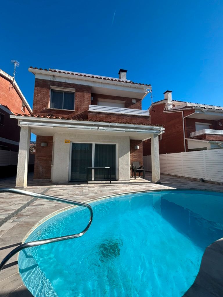 Piscina de Casa o xalet en venda en Sant Vicenç de Montalt amb Aire condicionat, Calefacció i Jardí privat