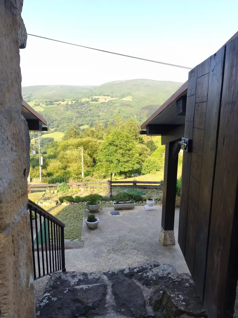 Terraza de Casa adosada en venta en Luena  con Calefacción y Jardín privado
