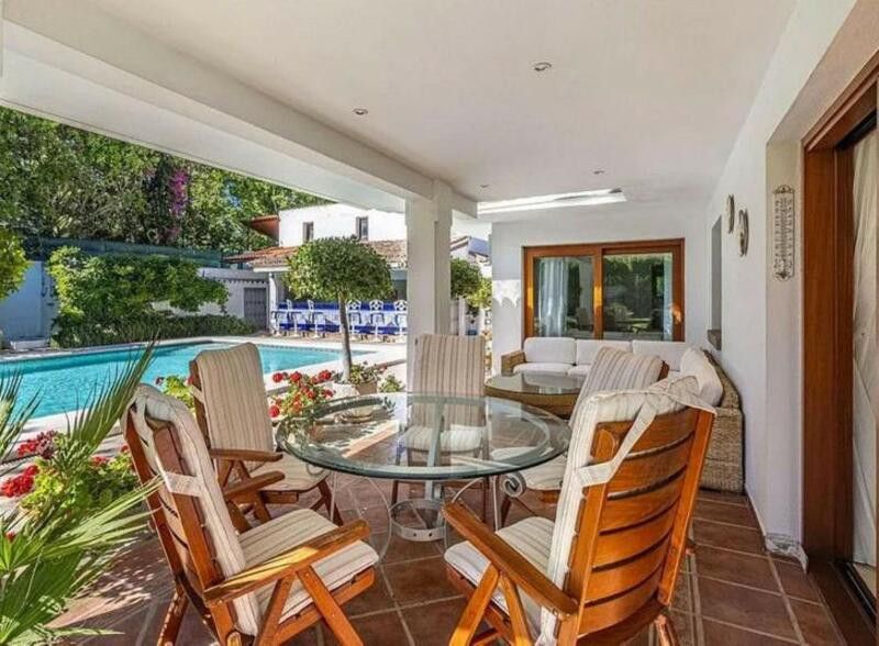 Terrassa de Casa o xalet de lloguer en Estepona amb Aire condicionat, Calefacció i Jardí privat
