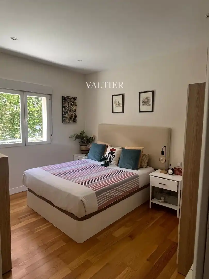 Habitación de Piso de alquiler en Madrid con Aire acondicionado, Trastero y Amueblado