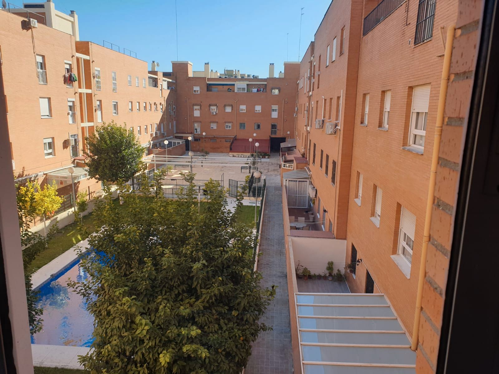 Exterior view of Flat for sale in  Sevilla Capital  with Furnished