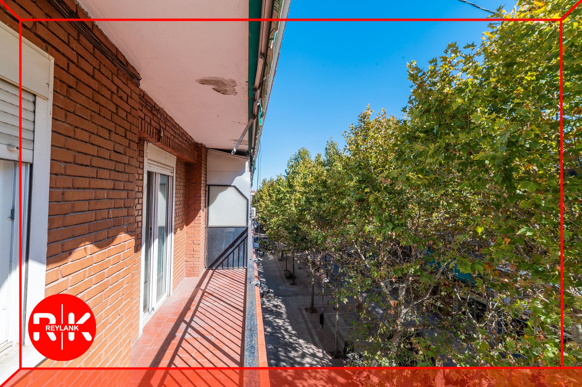 Vista exterior de Pis en venda en San Fernando de Henares amb Calefacció i Terrassa