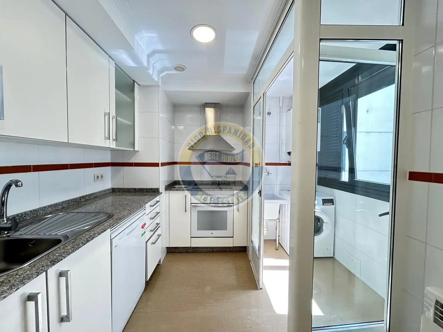 Cuina de Apartament en venda en Vigo  amb Calefacció i Traster