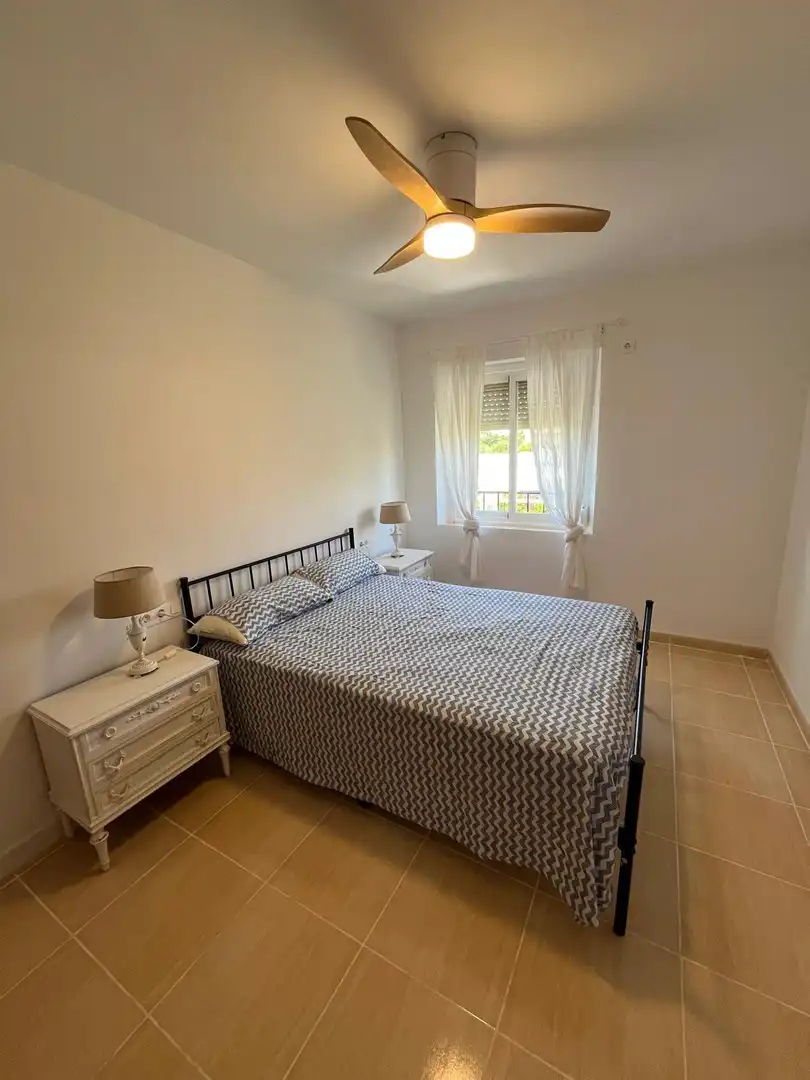 Schlafzimmer von Wohnung zur Miete in Córdoba mit Klimaanlage und Möbliert
