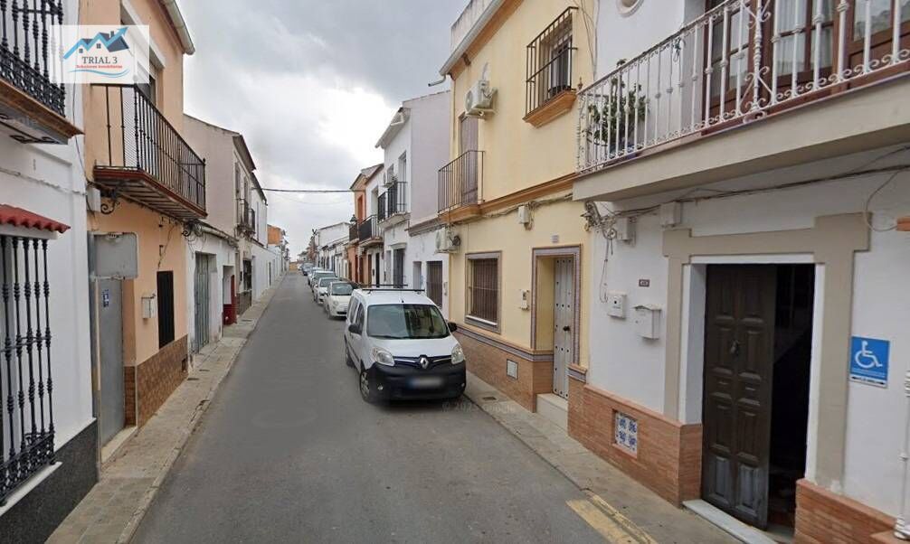 Exterior view of Single-family semi-detached for sale in Pilas  with Private garden