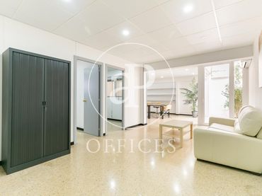 Oficina amb ascensor en venda a C/ d'Aragó