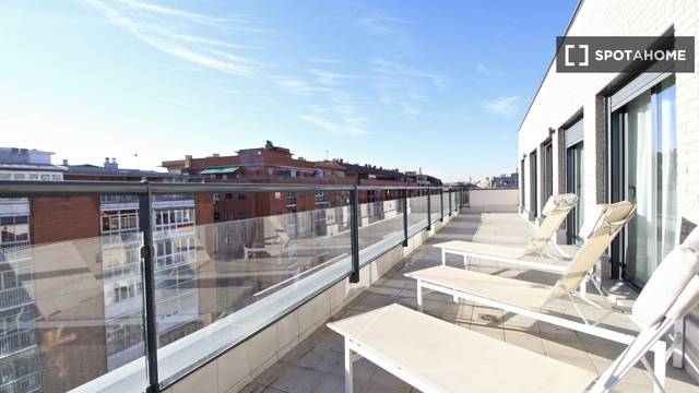 Piso en Alquiler en Adelfas