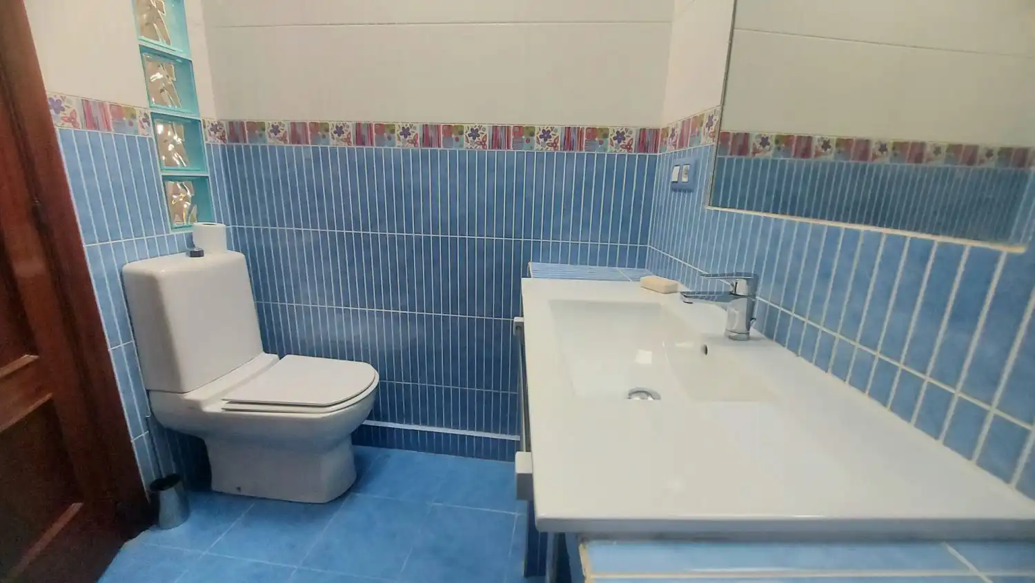 Bany de Pis de lloguer en Jaén amb Aire condicionat, Calefacció i Terrassa