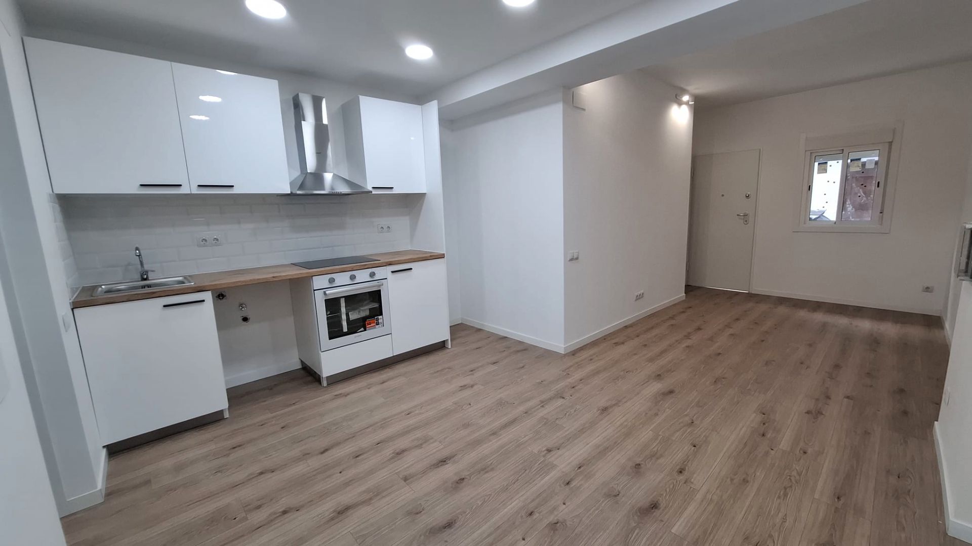 Cuina de Pis en venda en  Barcelona Capital amb Forn i Microones