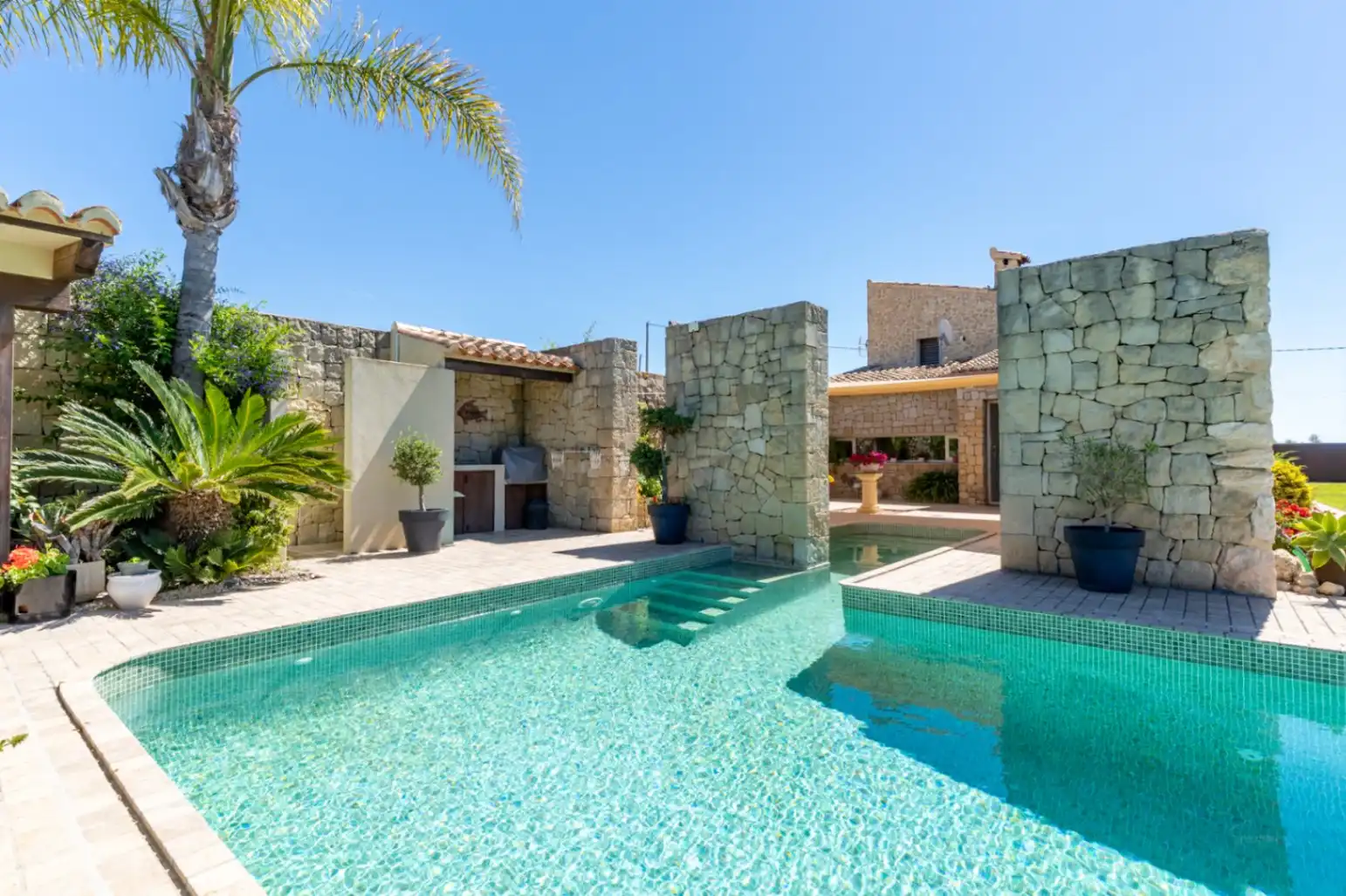 Piscina de Finca rústica en venta en Benissa con Aire acondicionado, Calefacción y Jardín privado