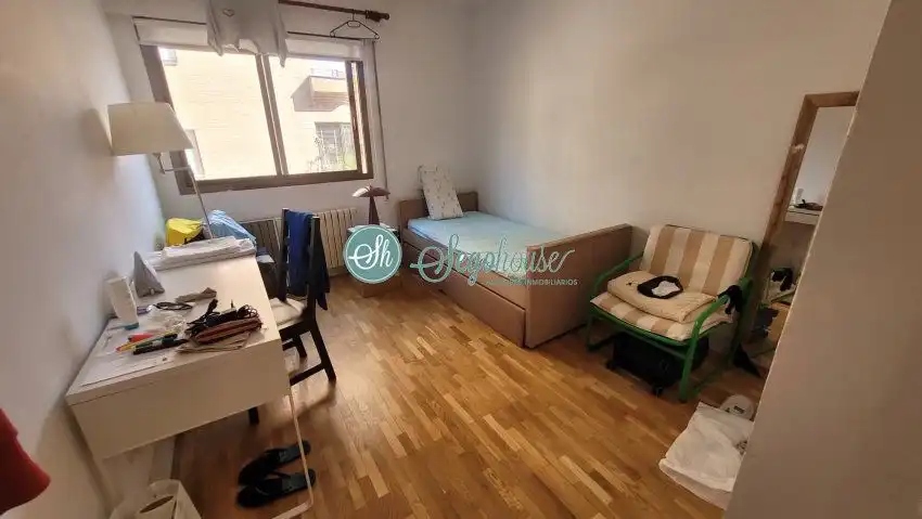 Dormitori de Pis en venda en Segovia amb Calefacció, Parquet i Terrassa