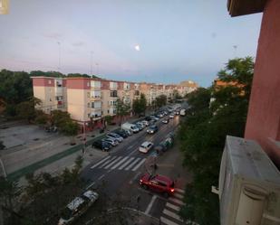 Exterior view of Flat to rent in  Sevilla Capital  with Air Conditioner