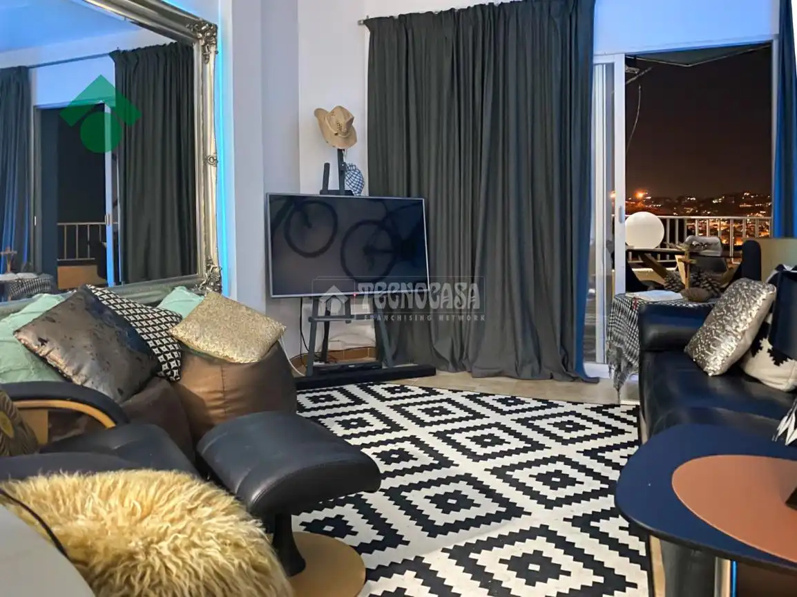 Living room of Flat for sale in Almuñécar  with Furnished, Balcony and Community pool