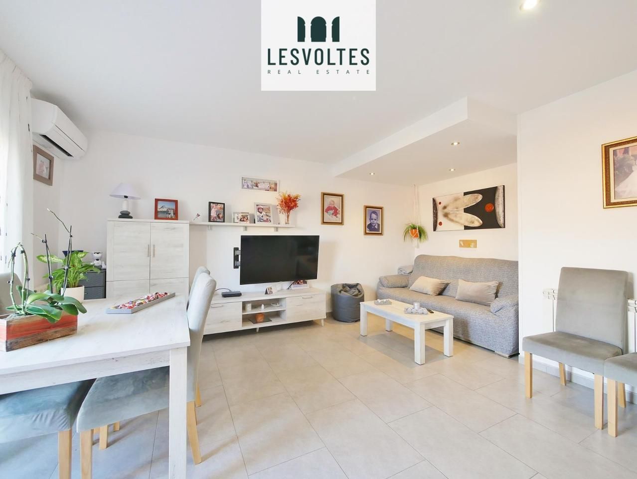 Living room of Flat for sale in Palafrugell  with Air Conditioner, Heating and Parquet flooring