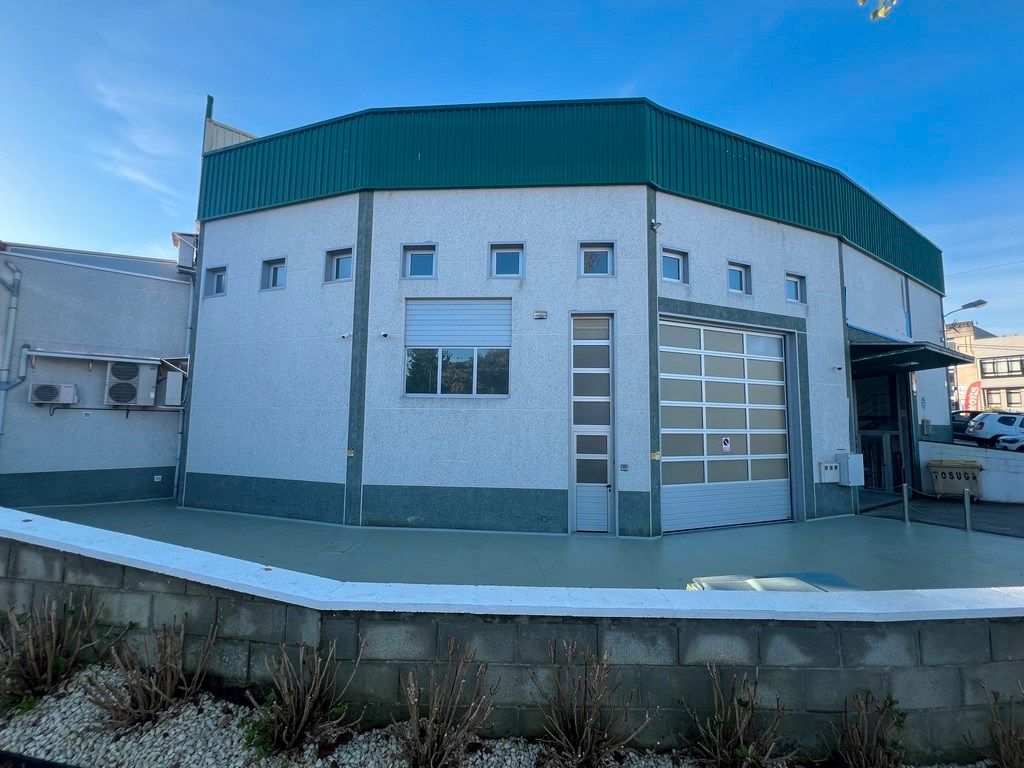 Vista exterior de Nau industrial en venda en Bergondo amb Calefacció
