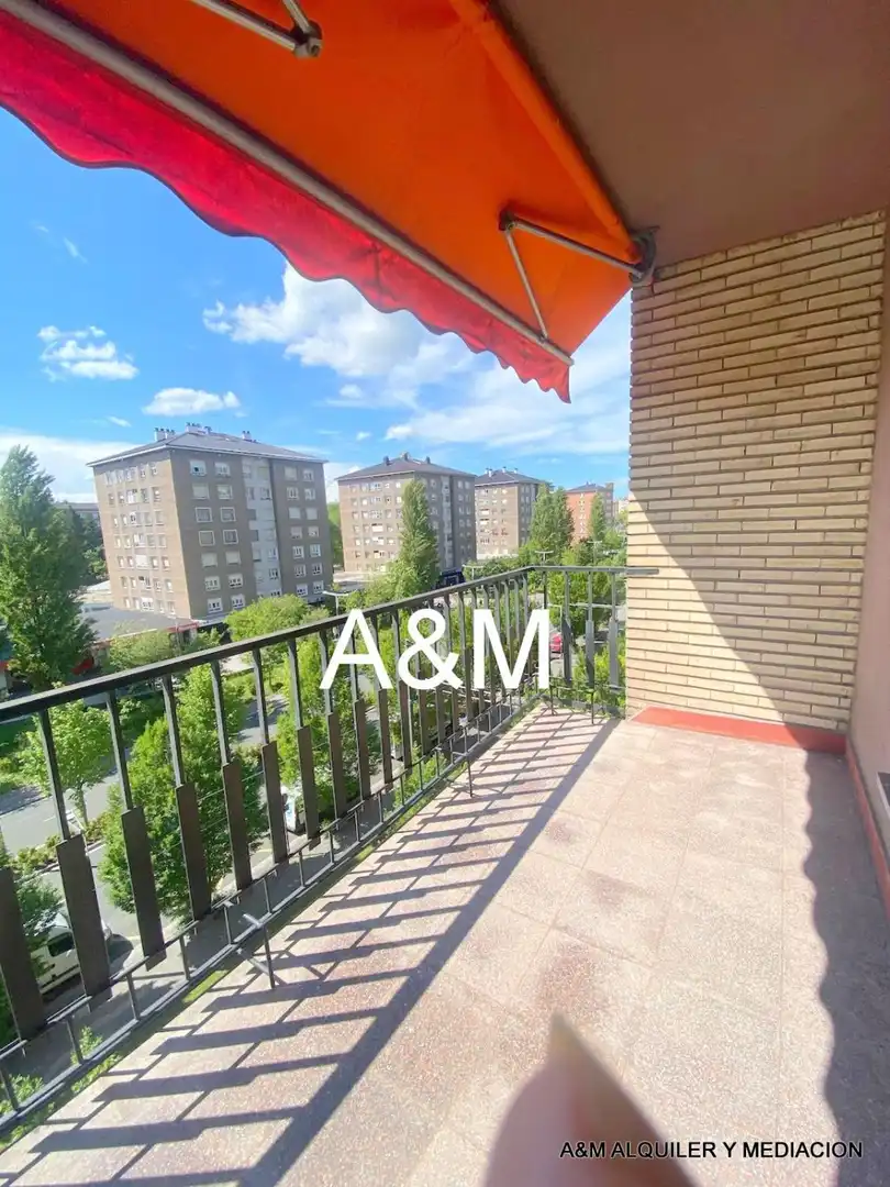 Balcony of Flat for rent in Vitoria - Gasteiz  with Heating, Parquet flooring and Terrace