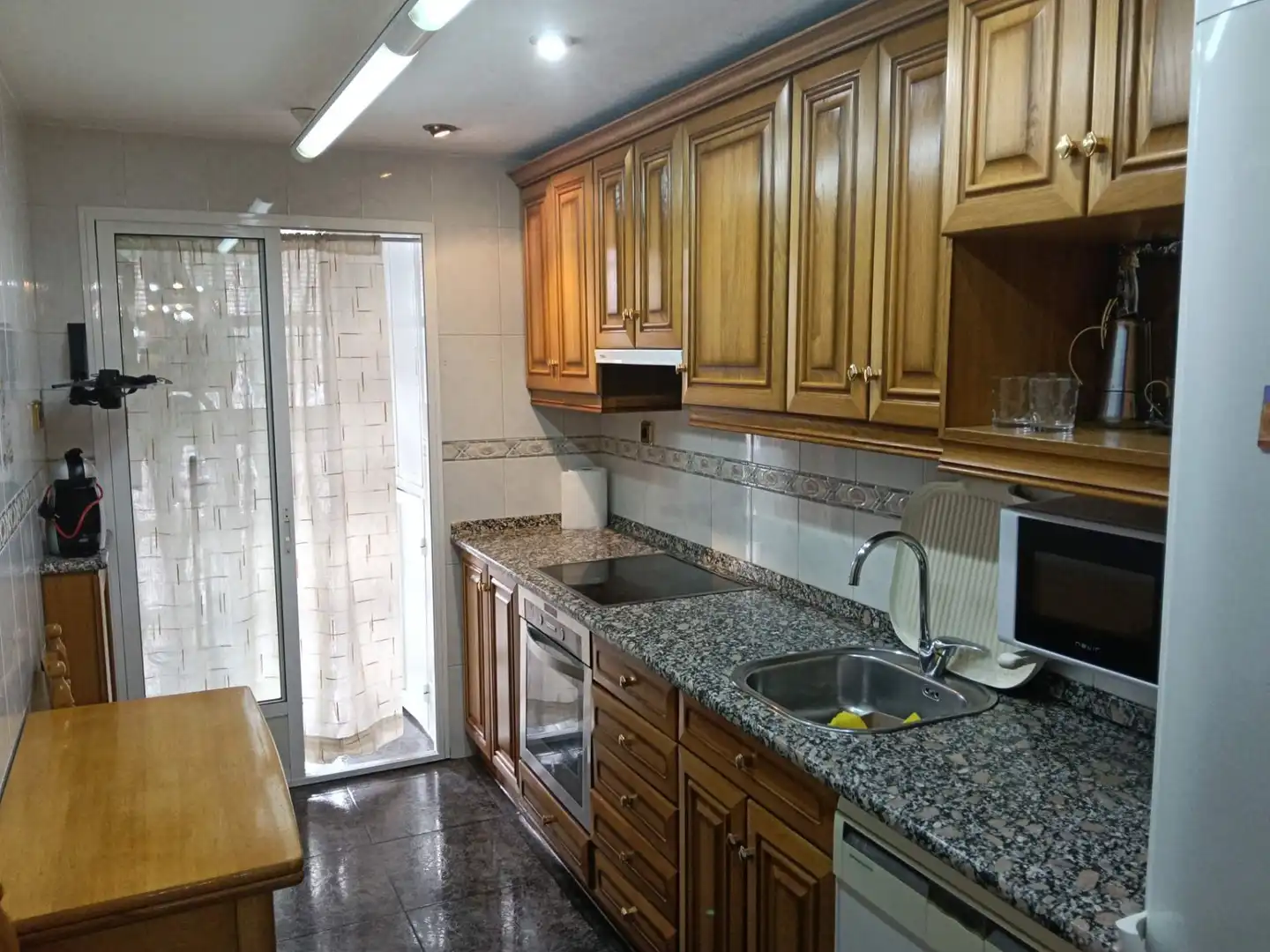 Kitchen of Flat for sale in Zaragoza  with Heating, Terrace and Furnished
