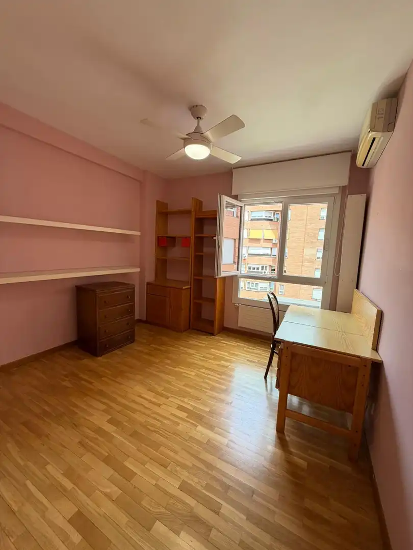 Habitación de Piso de alquiler en Madrid con Aire acondicionado, Calefacción y Parquet