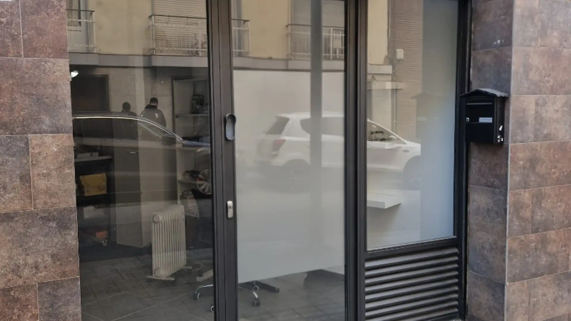 Vista exterior de Local en venta en  Barcelona Capital con Alarma