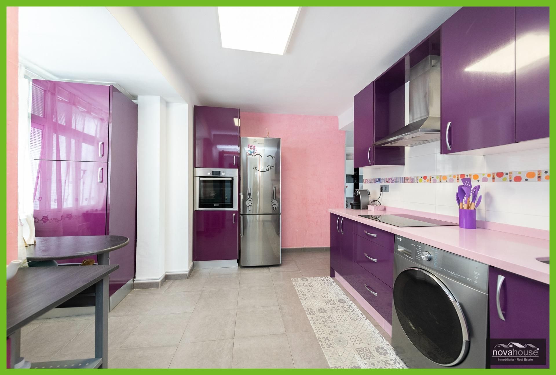 Flat for sale in Avenida MIRAFLORES ANGELES, Parque Victoria Eugenia