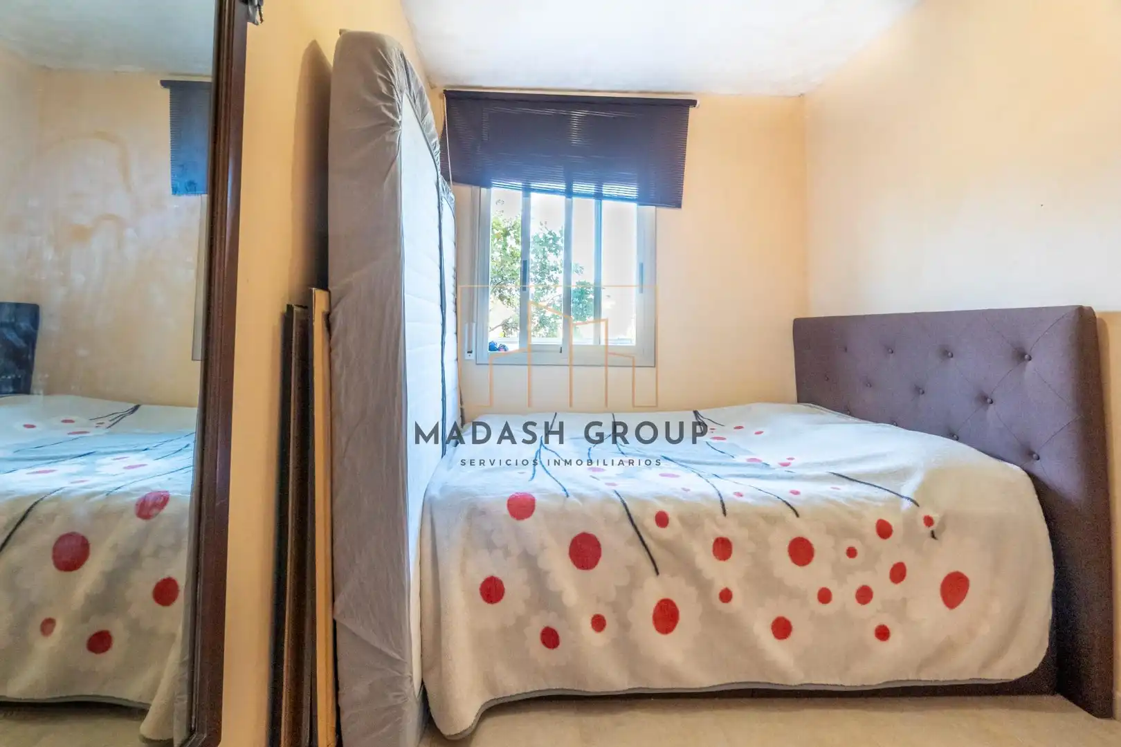 Schlafzimmer von Dachboden zum Verkauf in Reus mit Klimaanlage, Heizung und Terrasse