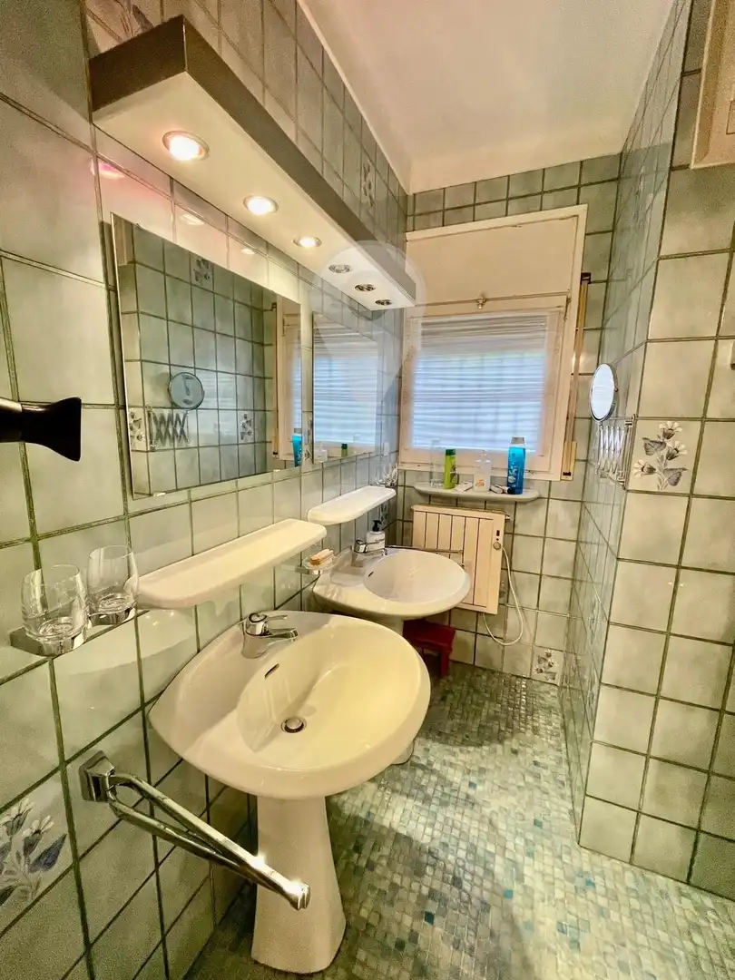 Baño de Piso en venta en Roses con Aire acondicionado, Trastero y Amueblado