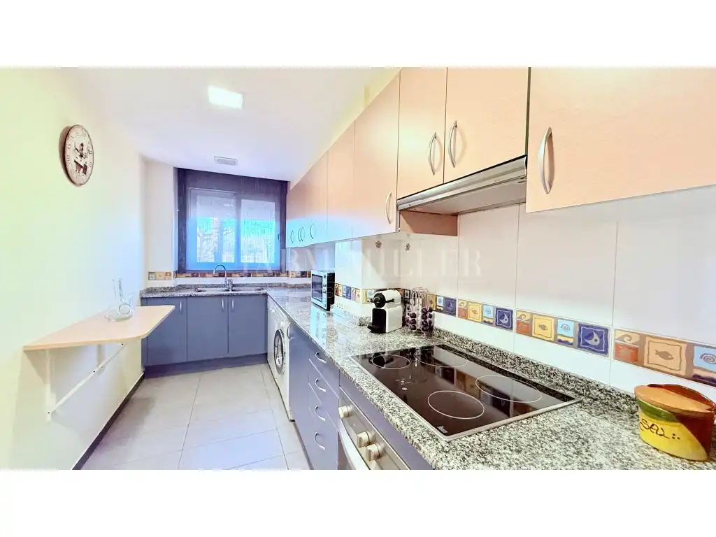 Kitchen of Ground floor for sale in L'Estartit  with Air Conditioner, Swimming Pool and Furnished