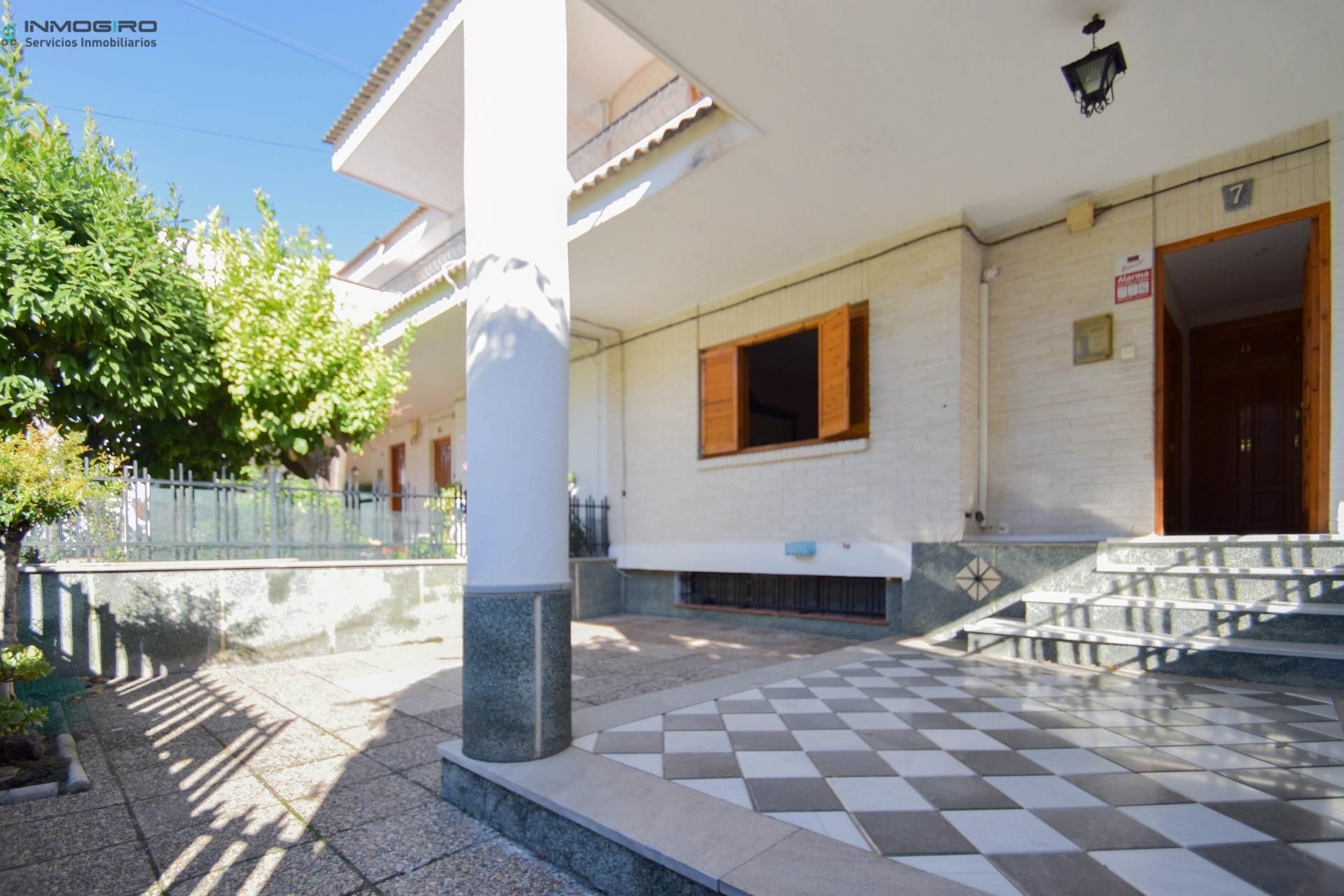 Exterior view of Single-family semi-detached for sale in Atarfe  with Terrace and Alarm