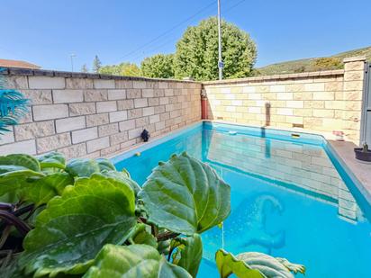 Schwimmbecken von Einfamilien-Reihenhaus zum verkauf in Los Villares mit Klimaanlage, Terrasse und Schwimmbad