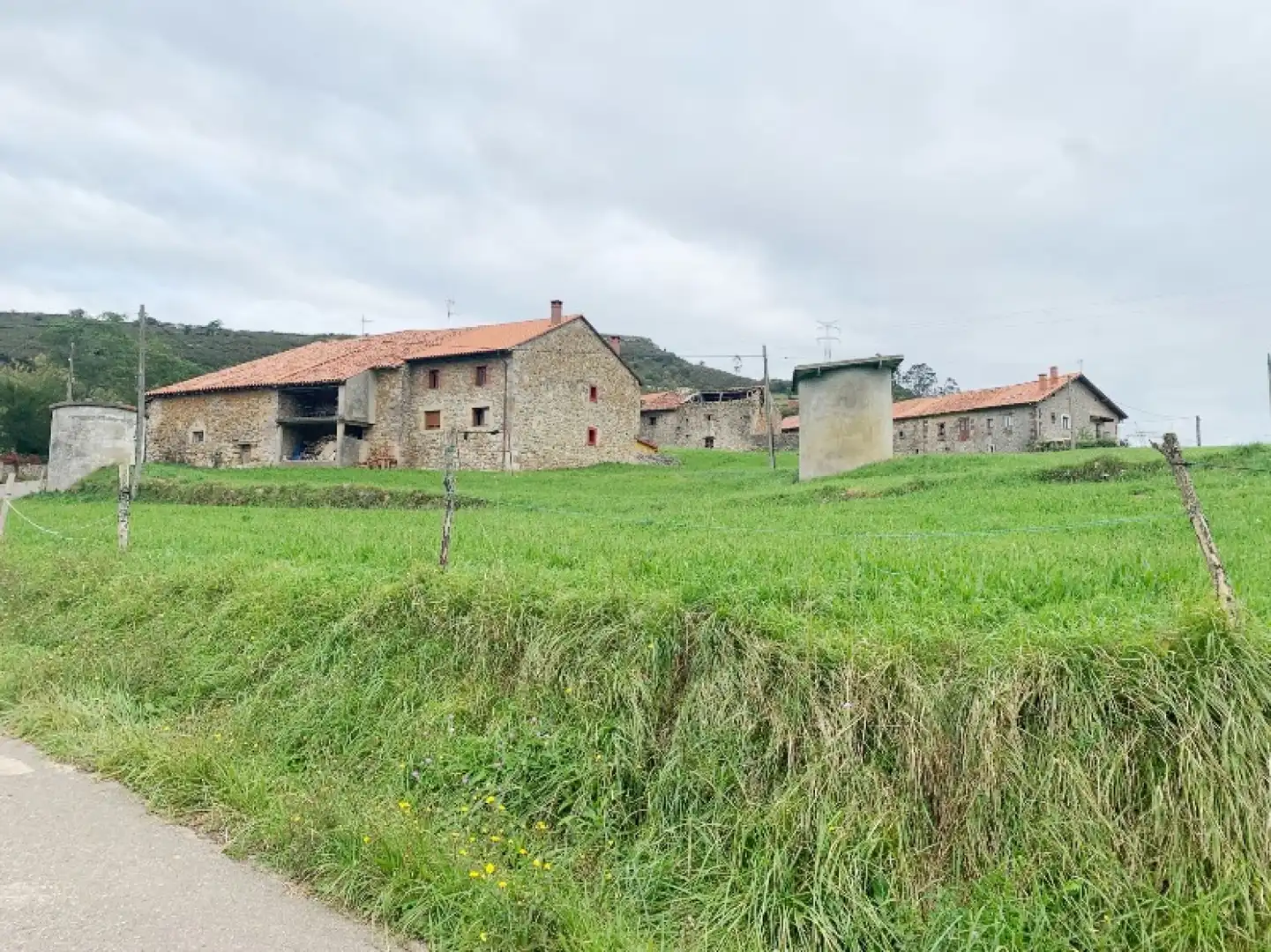 Vista exterior de Terreno en venta en Udías