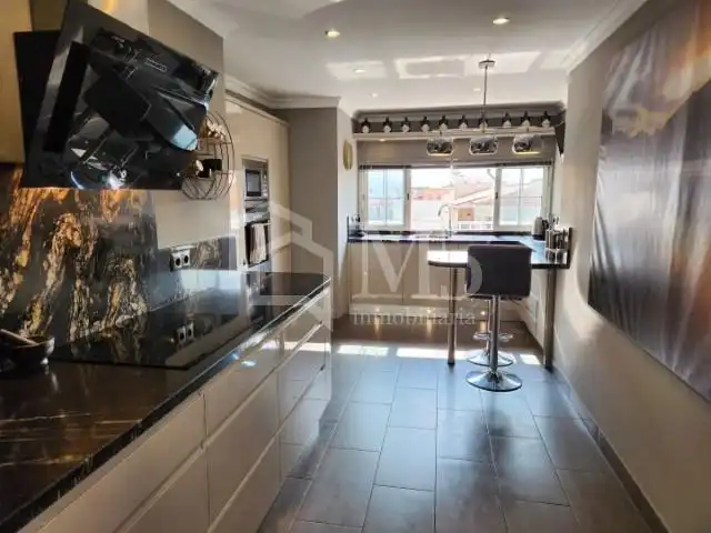 Küche von Wohnung zum Verkauf in Nerja mit Klimaanlage, Terrasse und Möbliert