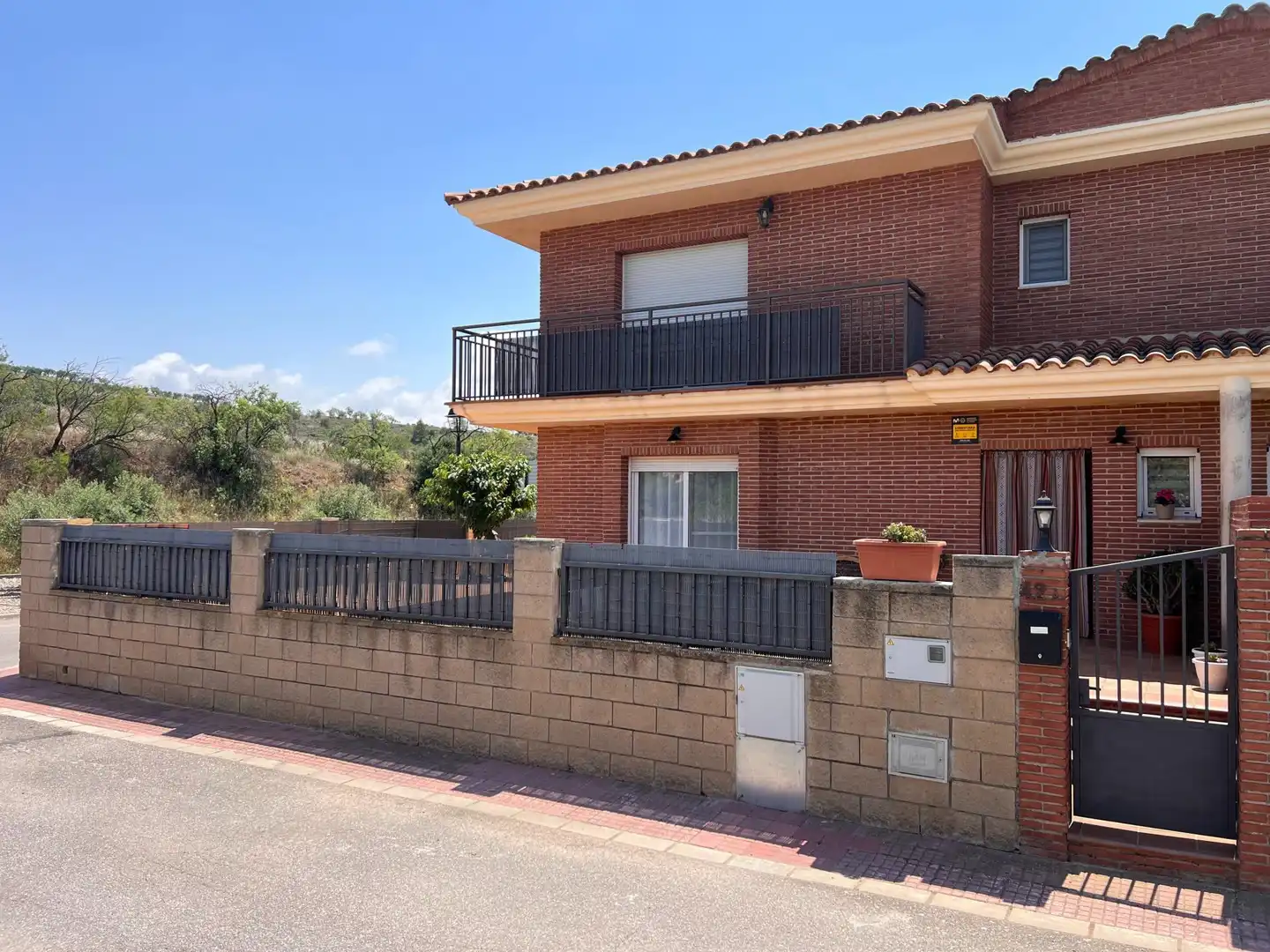Vista exterior de Casa adosada en venda en Ulldemolins amb Calefacció, Terrassa i Moblat