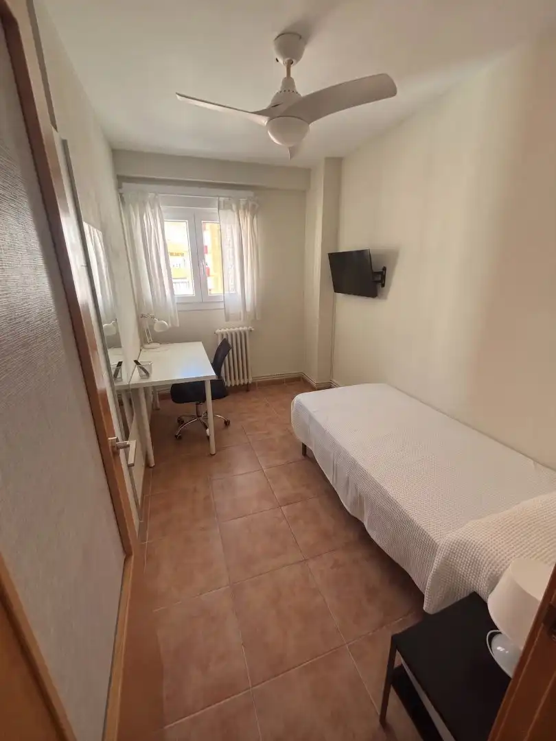 Schlafzimmer von Wohnung zur Miete in Valladolid mit Heizung, Terrasse und Möbliert