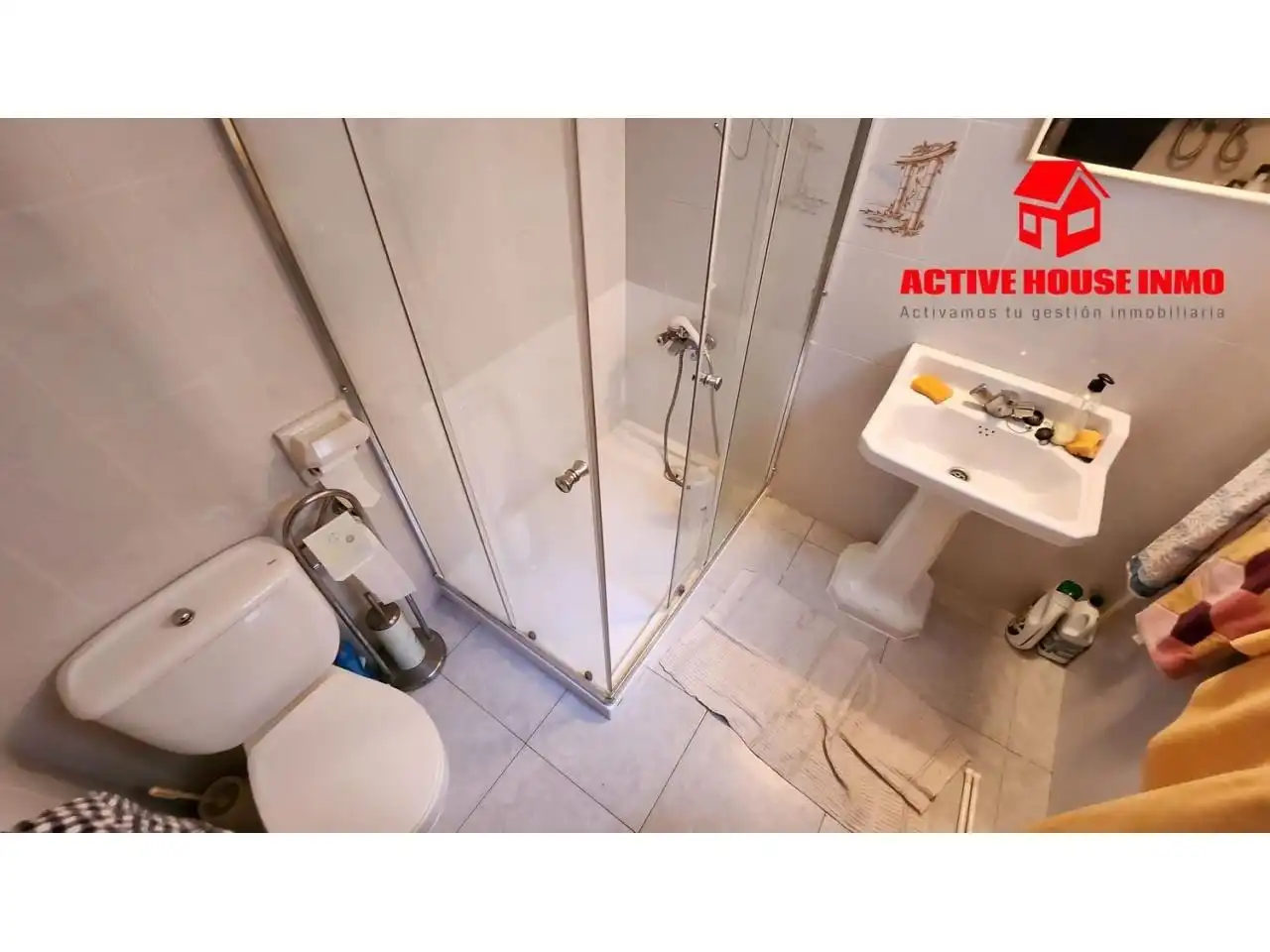 Badezimmer von Einfamilien-Reihenhaus zum Verkauf in La Ràpita mit Klimaanlage, Terrasse und Abstellraum