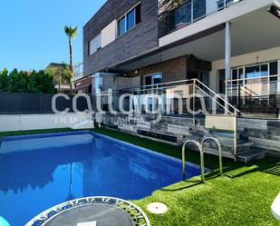 Swimming pool of Single-family semi-detached to rent in Chiva  with Air Conditioner, Terrace and Swimming Pool