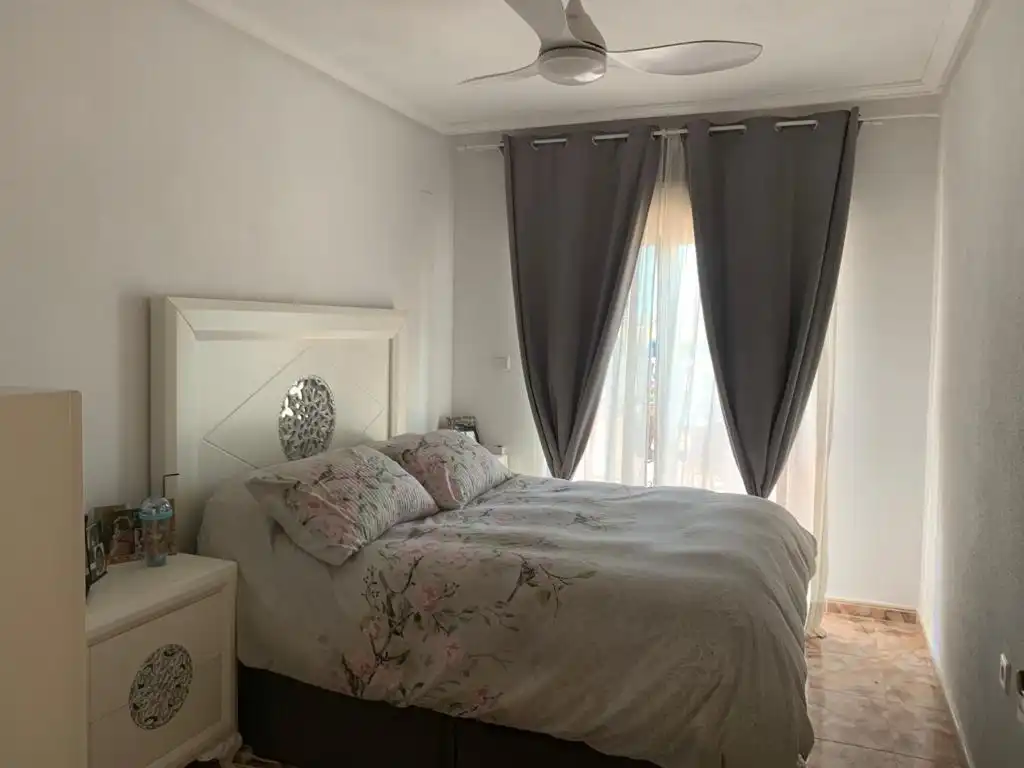 Dormitori de Casa o xalet en venda en Orihuela amb Aire condicionat, Calefacció i Jardí privat