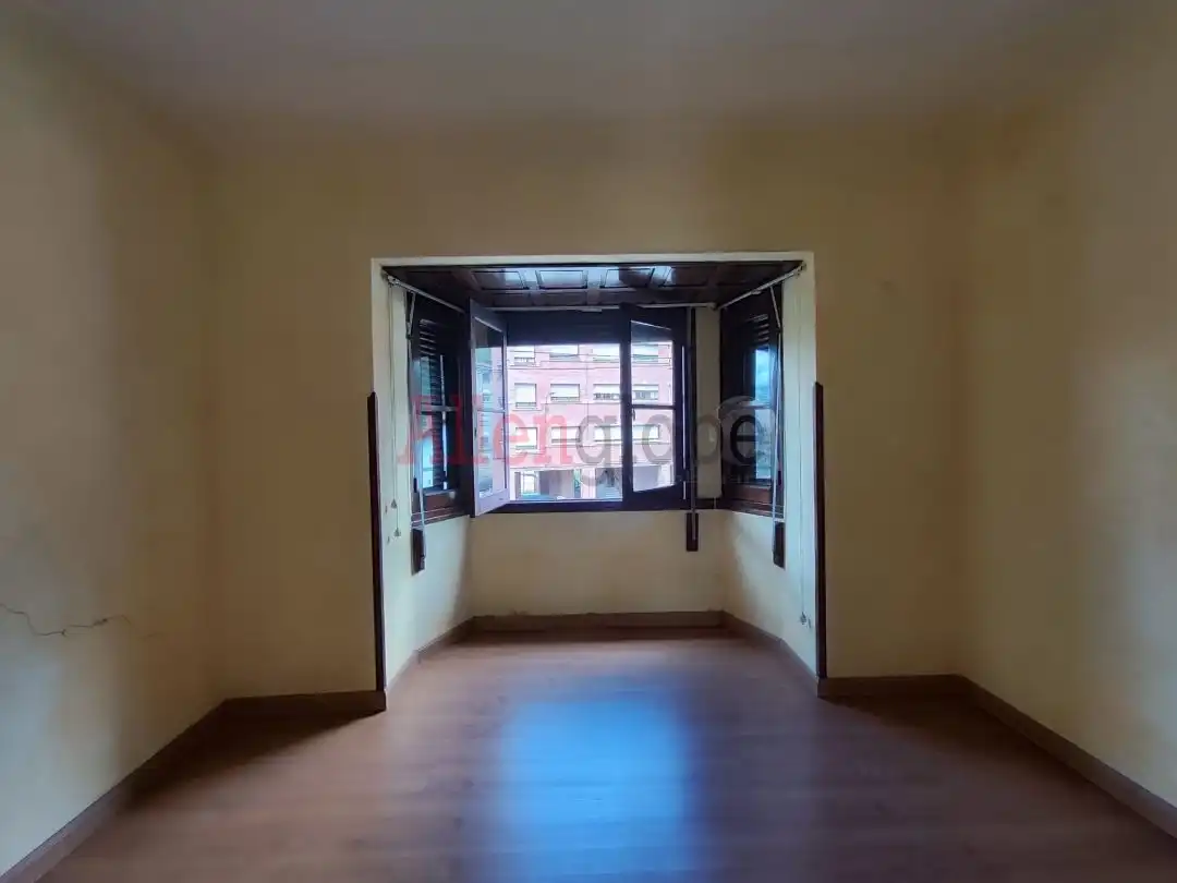 Dormitori de Casa o xalet en venda en Oviedo 