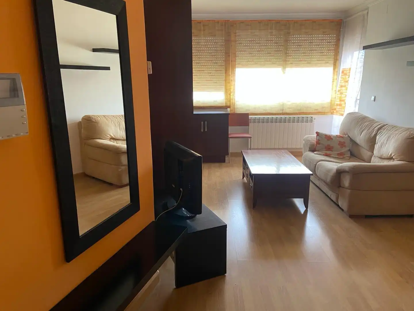 Sala d'estar de Pis de lloguer en Albacete amb Calefacció, Terrassa i Moblat