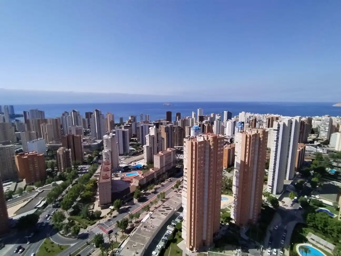 Vista exterior de Pis en venda en Benidorm amb Aire condicionat, Moblat i Piscina comunitària
