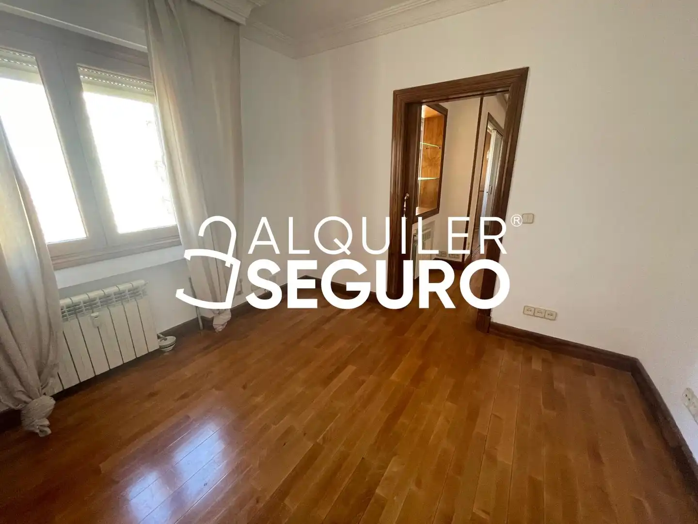Bedroom of Flat for rent in Madrid  with Air Conditioner, Heating and Terrace