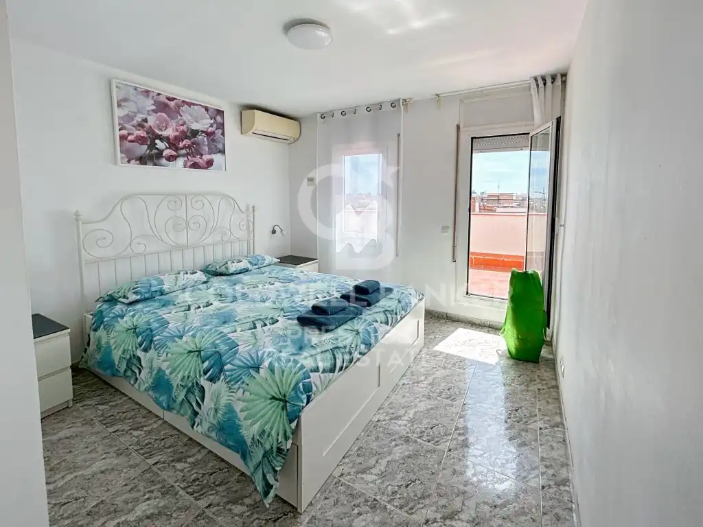 Bedroom of Attic for sale in Barcelona  with Air Conditioner, Furnished and Balcony