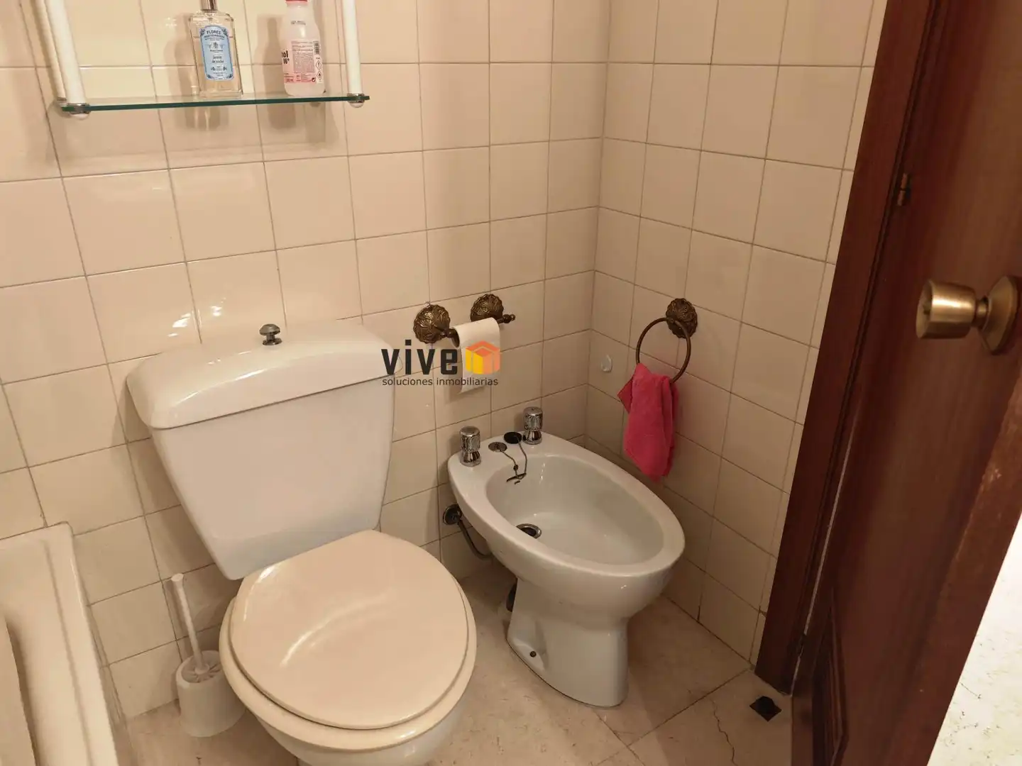 Baño de Piso de alquiler en Sevilla con Aire acondicionado, Terraza y Trastero