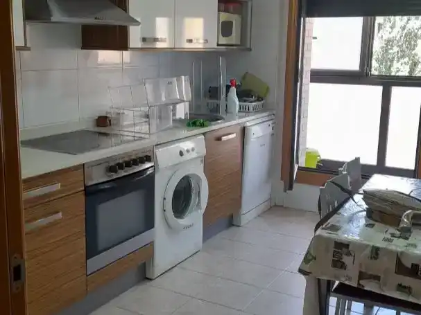 Cocina de Piso para compartir en Soria Capital  con Jardín privado, Trastero y Piscina
