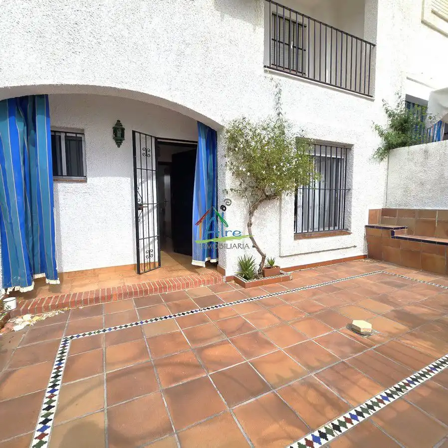 Jardí de Casa adosada en venda en Almonte amb Aire condicionat, Calefacció i Terrassa