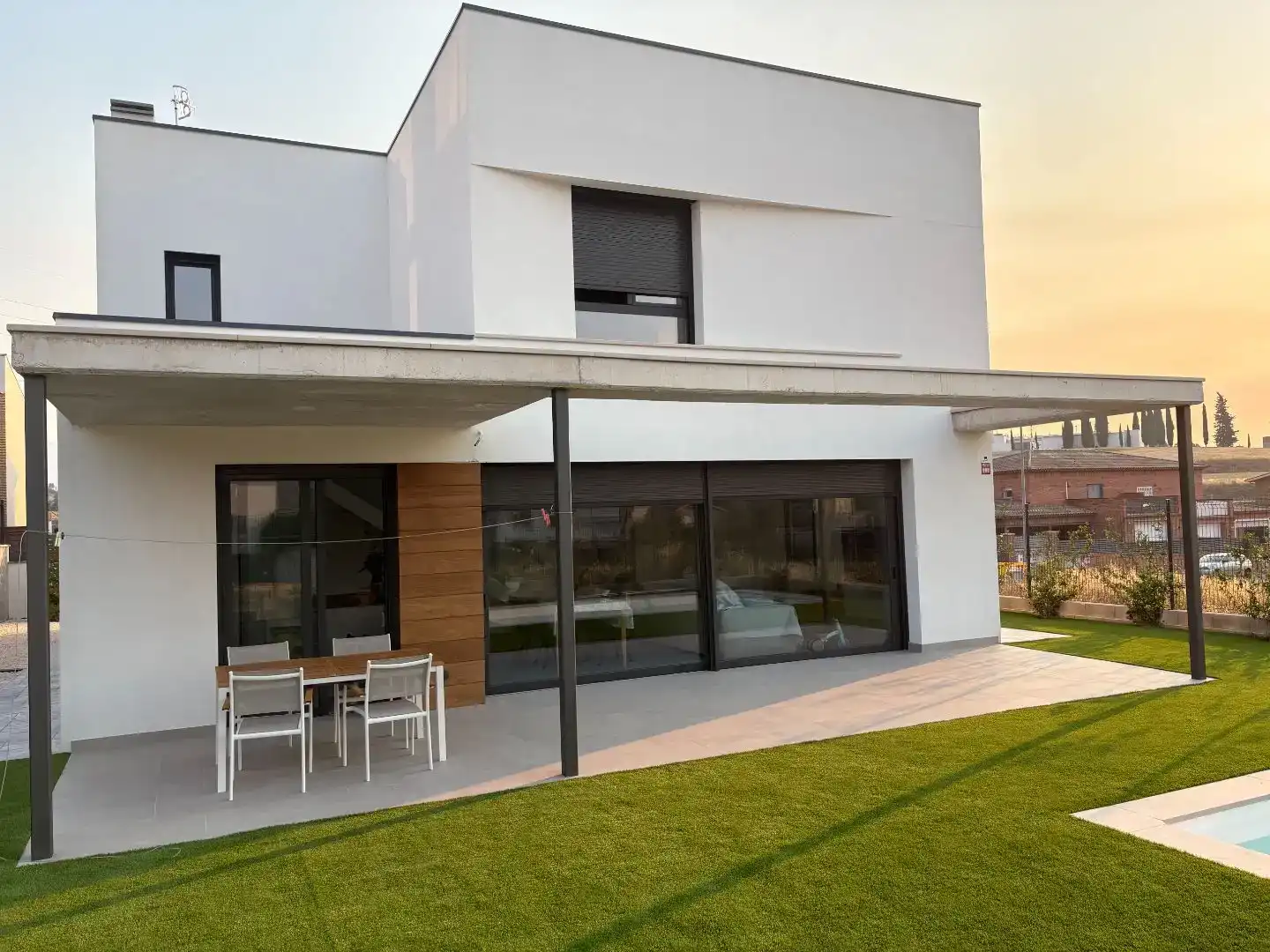 Vista exterior de Casa o xalet en venda en Llinars del Vallès amb Aire condicionat i Piscina