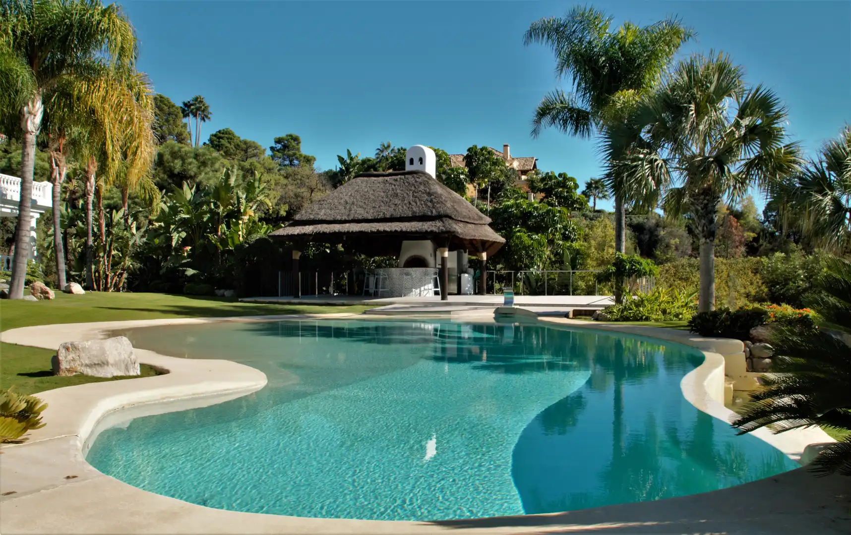 Piscina de Casa o xalet en venda en Benahavís amb Aire condicionat, Jardí privat i Piscina