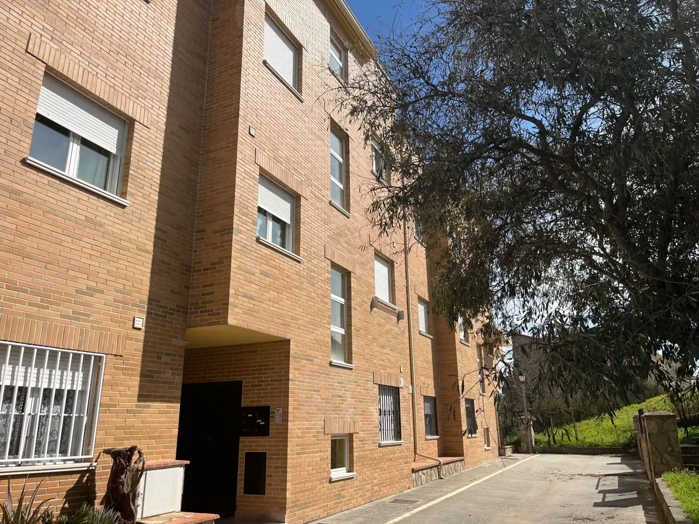 Vista exterior de Garaje en venta en La Adrada 