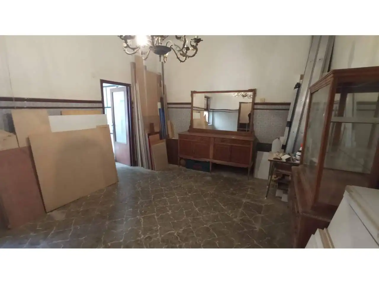 Houses for sale in Calle CAMPOAMOR, Centro